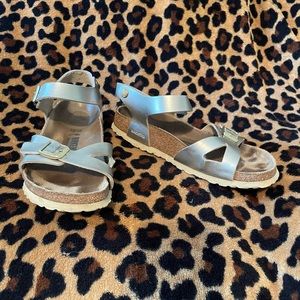 Birkenstock sandals size 39 (8.5).